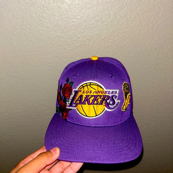 Lakers SnapBack hat with patches - Picture 2 of 5